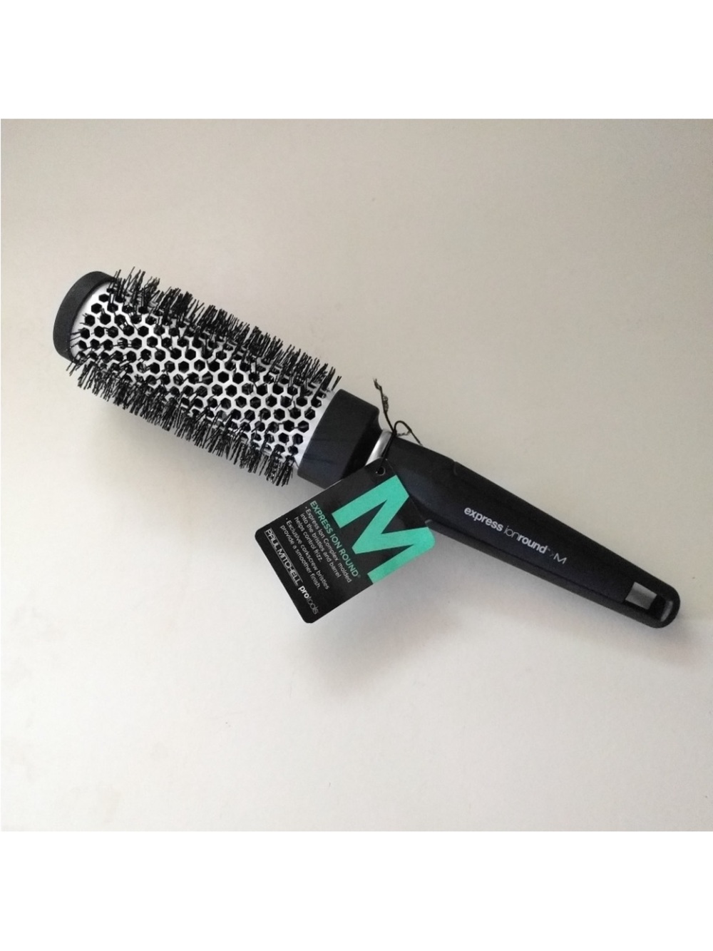 Express Ion Round M Thermal Styling Brush - Black & White